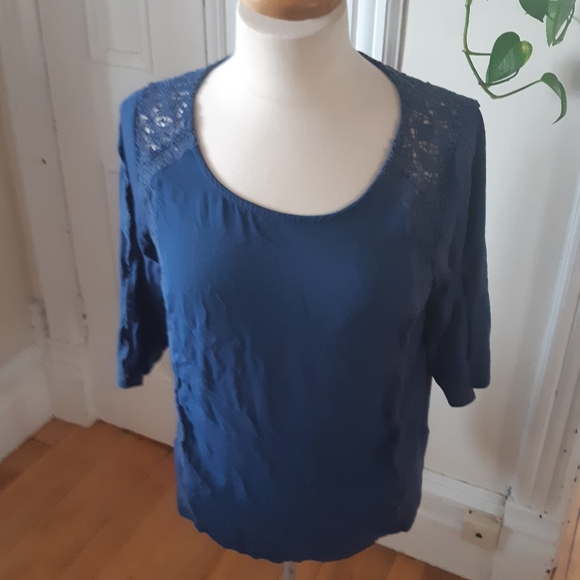Reitmans half sleeves blouse size L